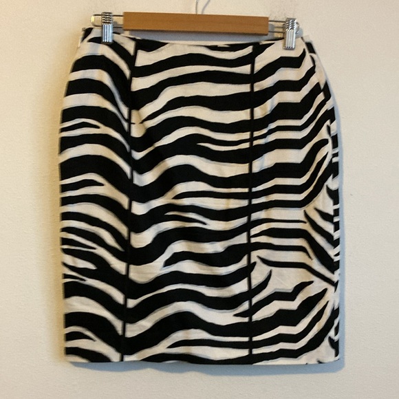 White House Black Market Skirt Size 2 Zebra‎ - Picture 6 of 6